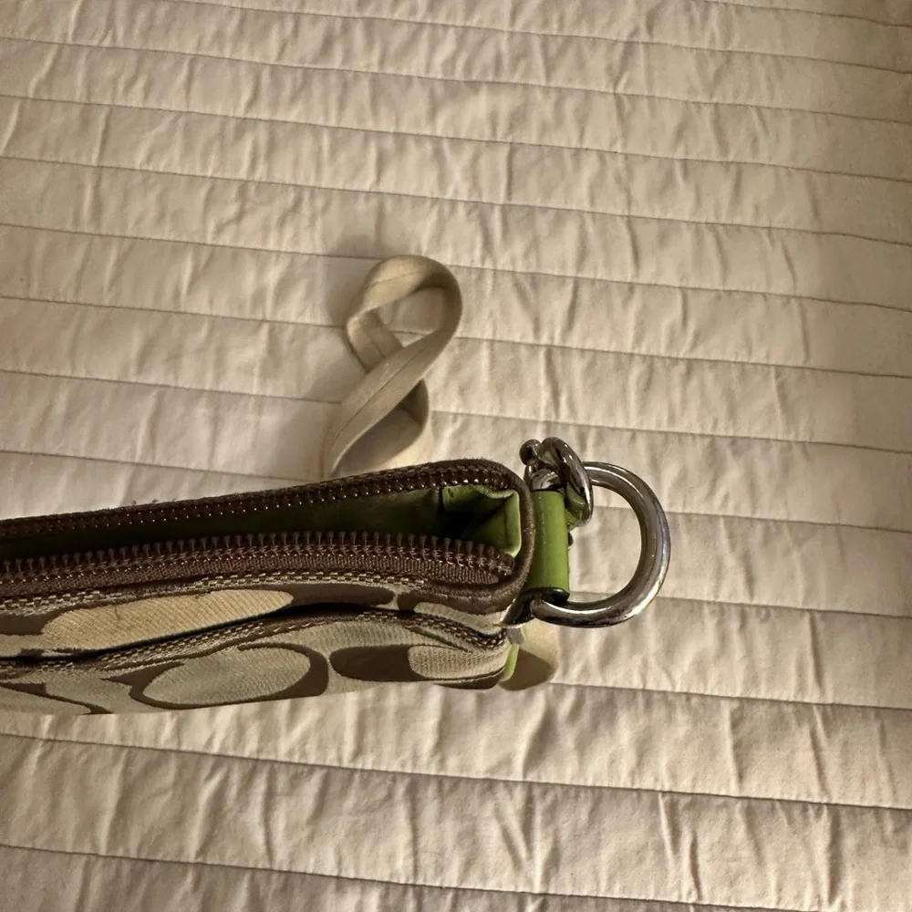 Coach Green and Pink Crossbody Bags Signature Collection - Picture 14 of 15